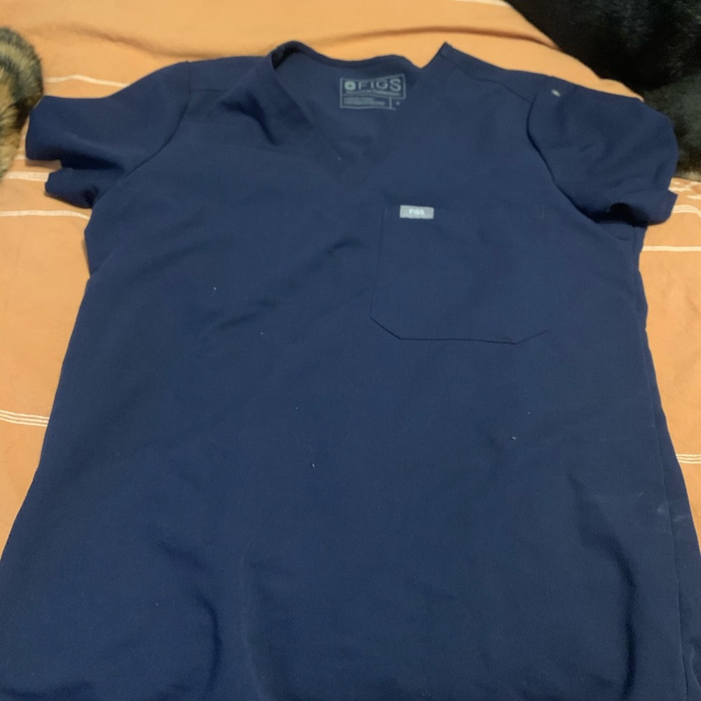 figs scrub top